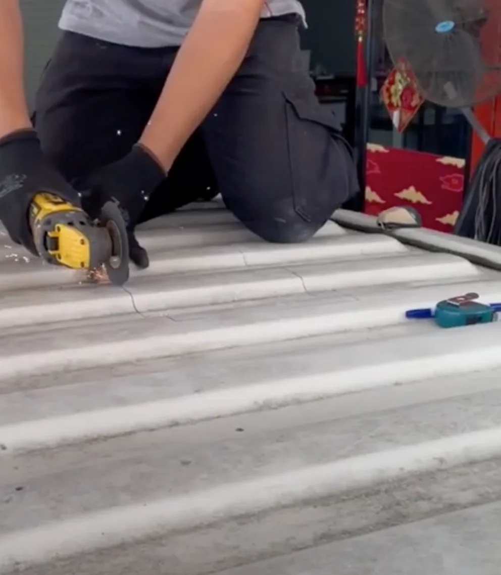 เจาะหลังคา