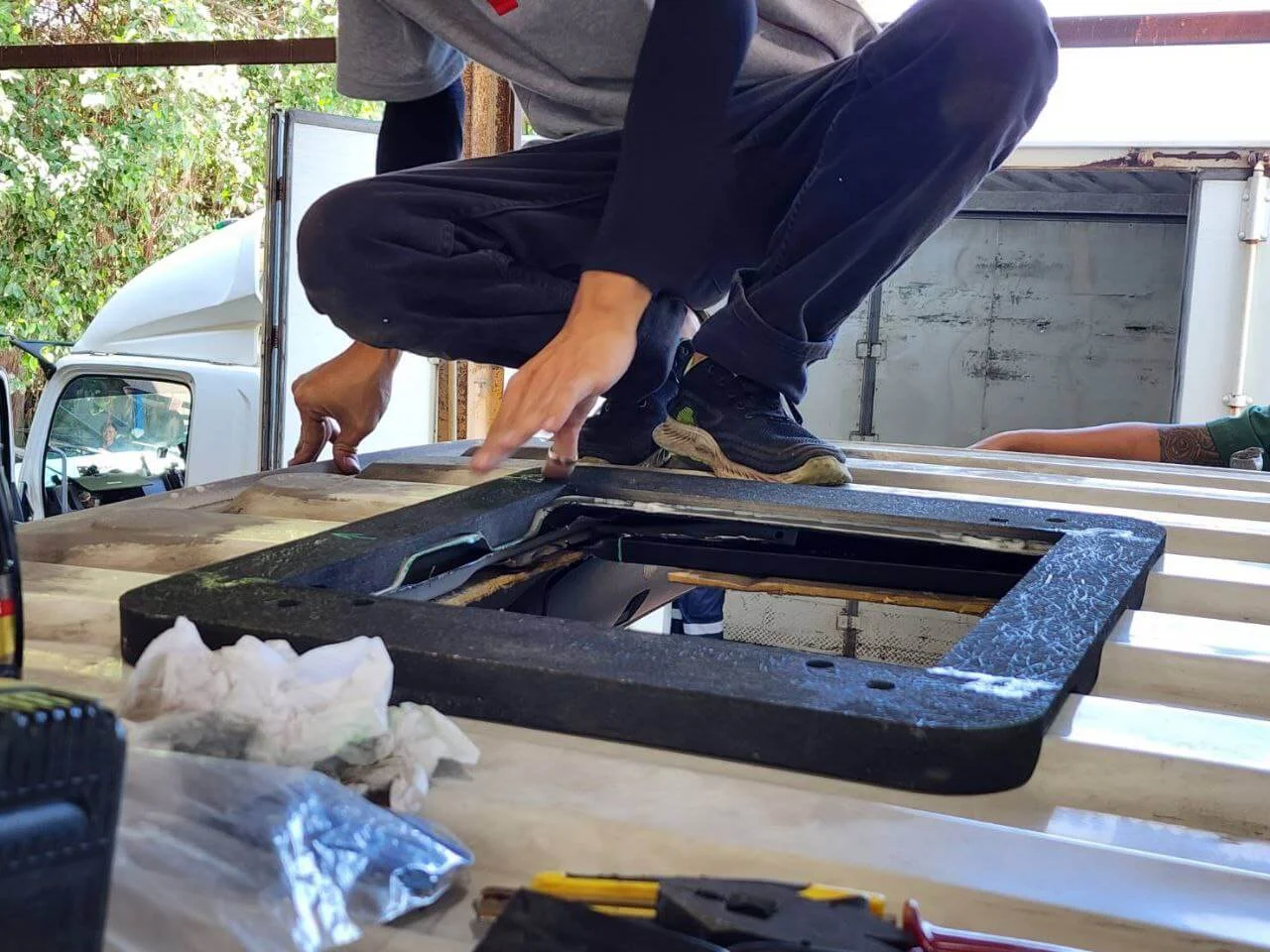 แนบสนิท